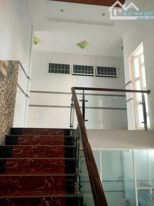 Bán cặp nhà đường D6 KDC Hồng Loan 2 căn riêng biệt 2 sổ dt 5x16 sau lưng hãng xe lớn - 3