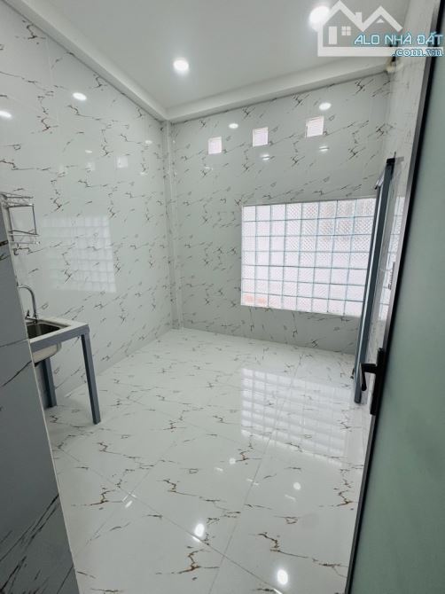 TRẦN BÌNH TRỌNG - 3 TẦNG - SÂN THƯỢNG - 4PN TẶNG MÁY LẠNH, 5 WC - CÁCH MẶT TIỀN 30M  PHÙ H - 3