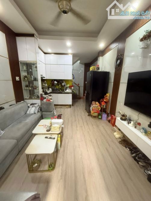 ✨ NHÀ ĐẸP GIÁ TỐT TRUNG TÂM Q11 ✨ 📍 Lê Thị Bạch Cát – Hẻm ba gác, cách đường 8m chỉ 20m. - 3