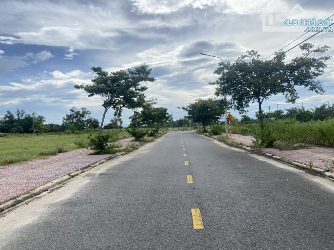 Khu phố chợ Lai Nghi (có sổ): Bán lô 12x25=300m2; đối diện công viên; gần chợ - 1