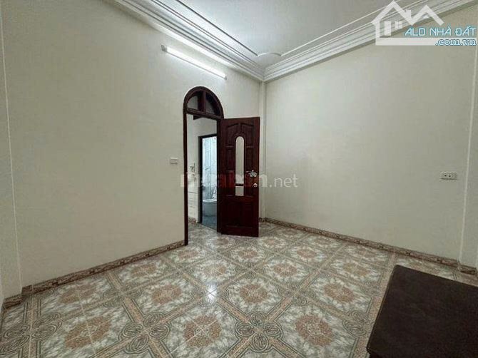 Cho thuê nhà phố Thụy khuê, DT 35m2 x 4 tầng, 4 phòng ngủ, giá 12 triệu/ tháng - 3