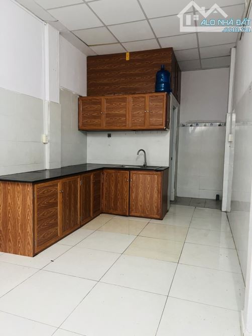 NHÀ SIÊU VỊ TRÍ ,2 MT tương lai ĐẶNG MINH TRỨ, P10, TÂN BÌNH.dt.35m2 giá chỉ 4,2 tỷ - 3