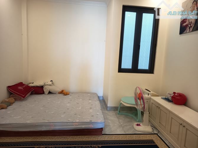Bán nhà đẹp chỉ hơn 10 tỷ,phân lô,vỉa hè chỉ cách đường Hoàng Quốc Việt kéo dài 20m - 3