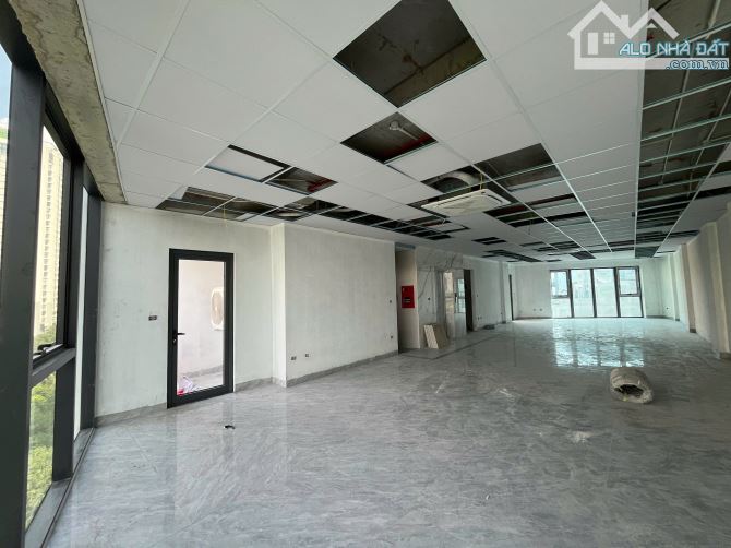 Cho thuê văn phòng tại Nguyễn Xiển - Mới Toanh DT 140m2 ô tô đỗ cửa, giá rẻ - 3