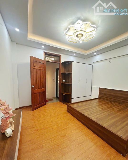 HIẾM- Hoàng Quốc Việt-42m-ngõ nông- ô tô- KD-7 tỷ hơn - 3
