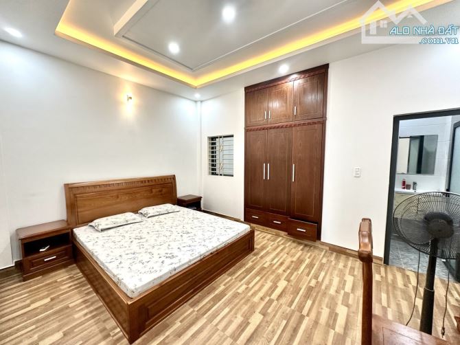 GẦN CV LÀNG HOA - HẺM XE TẢI - 5 x 15 - 4 TẦNG - 8.2 TỶ CÒN TL - 3