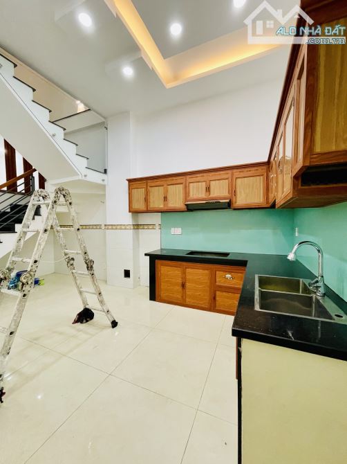 Bán nhà 3 tầng Phạm Văn Chiêu, An Hội Tây, Gò Vấp, hẻm ô tô 8m, 56m2, khu đồng bộ, 7 tỷ 6 - 3