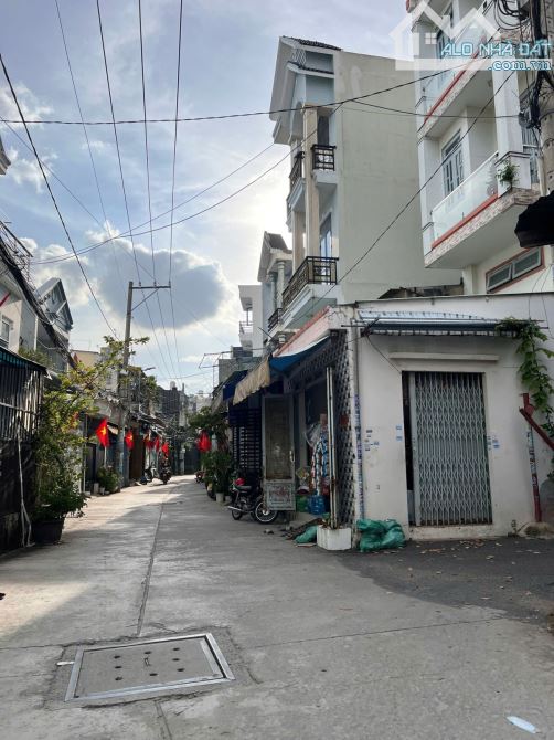 BÁN NHÀ C4 ĐƯỜNG  TÔ KÝ  HẺM Ô TÔ DT 4,6×20 CN 92M2-100 M RA MẶT TIỀN GIÁ 4,15 TỶ - 3