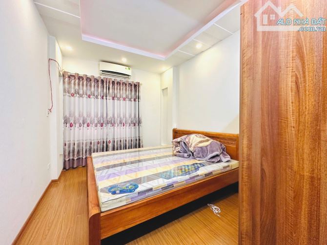 Phân lô Núi Trúc, 28m, 5 tầng, 10m ô tô tránh, Giá 7.3 tỷ.Khẳng định ko có căn thứ 2 - 3