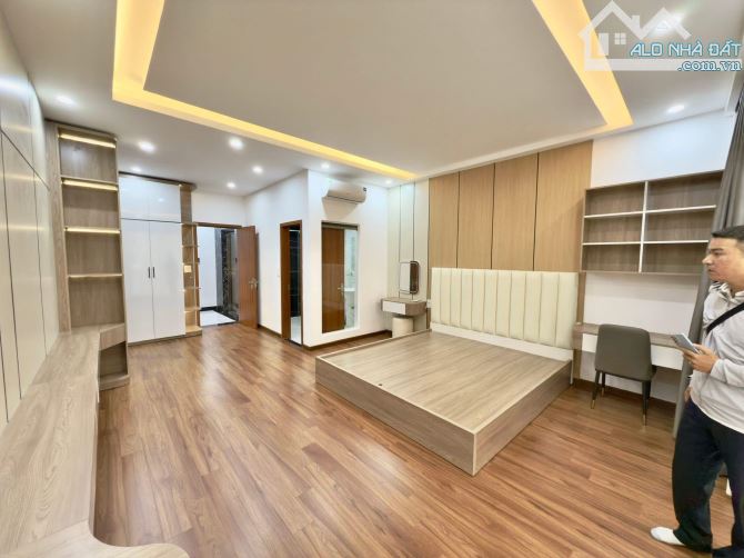 Bán Gấp Nhà Ngõ 71 Phố Hồng Tiến, Bồ Đề, 51m2, MT5m, 6 Tầng, Thang Máy, Full nội thất - 3