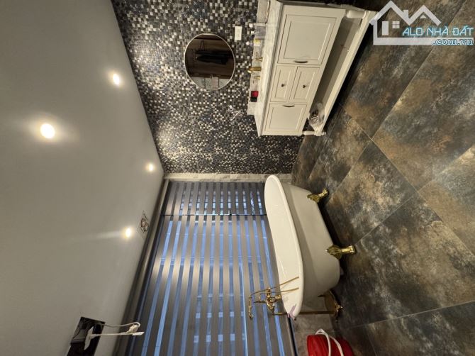 NHÀ ĐẸP PHỐ LÊ TRỌNG TẤN-NỘI THẤT XỊN-CÁCH NHÀ RA PHỐ-VỀ Ở NGAY-43M2-5 TẦNG-14,5 TỶ - 3