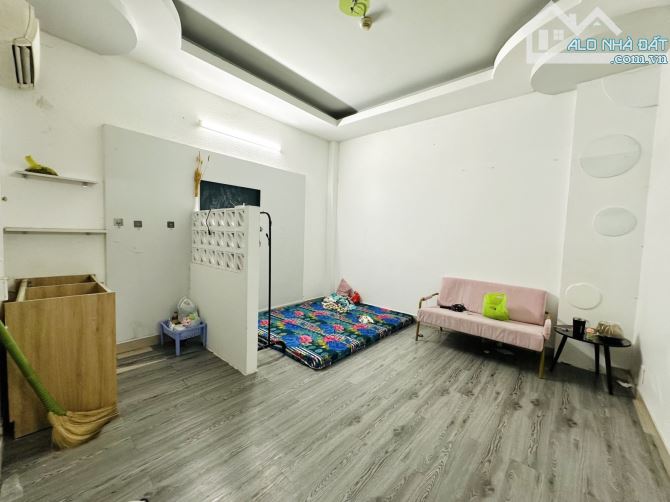 Bán nhà mặt tiền Phú Nhuận - khu Phan Xích Long - 6 tầng - 12 phòng - 3