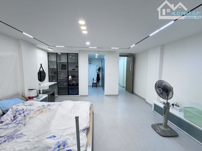 🏡LÕI ĐỐNG ĐA -HOÀNG CẦU-NGÕ NÔNG- Ô TÔ ĐỖ CỬA-NHÀ PHÂN LÔ- 2 THOÁNG-DÂN XÂY-THANG MÁY - 3
