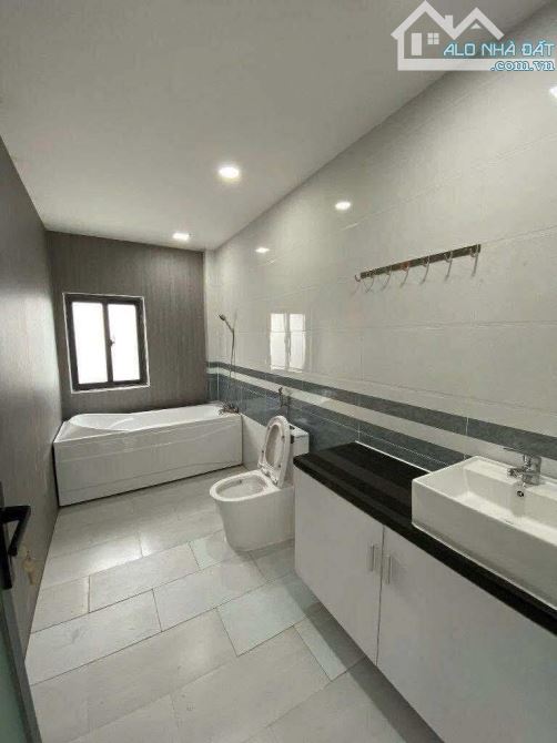 BÁN NHÀ QUẬN 11 LẠC LONG QUÂN 4TẦNG 100M2 NGANG BỀ THẾ 7M HẺM XE HƠI THÔNG TRÒN 13 TỶ - 3