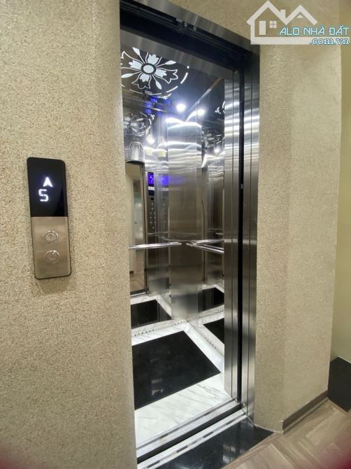 Vị trí đẹp, nhà 5 tầng, thang máy, Ô TÔ 7 chỗ đỗ cửa, Ngô Thì Sỹ - Vạn Phúc, nhỉnh 9 tỷ - 3