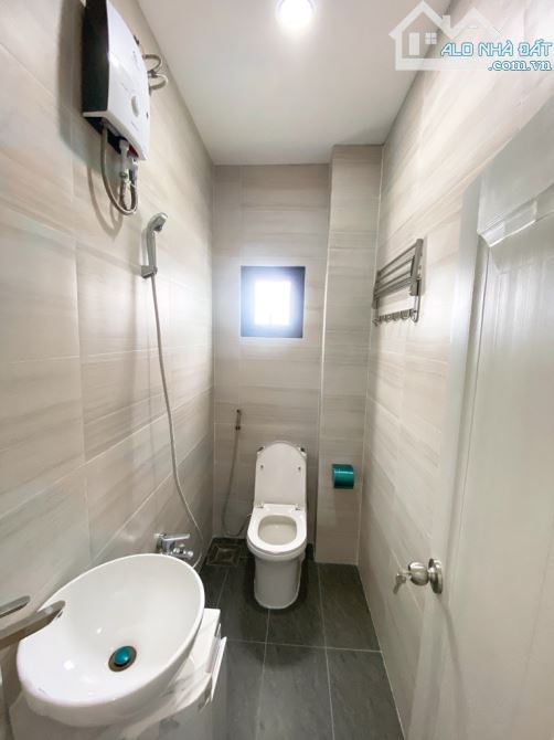 BÁN NHÀ XINH 2 LẦU - TẶNG FULL NỘI THẤT - SHR - TT Q.7 - NHỈNH 4 TỶ( TL ) - 3