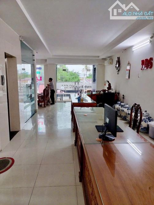 BÁN TÒA NHÀ VĂN PHÒNG MẶT TIỀN NGUYỄN DUY TRINH – PHÚ HỮU, Q9 - DT SÀN 525M2 - 3