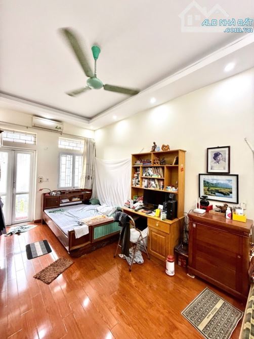 MẶT TIỀN RỘNG - NGÕ TO GẦN PHỐ - DÂN XÂY - TT ĐỐNG ĐA - 10.3 TỶ - 3