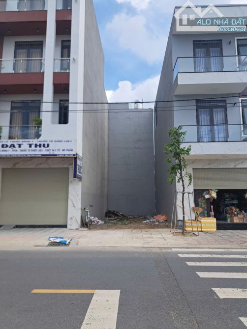 Khu TĐC Đông Hòa - TP.Dĩ An- 63m2 - Mặt tiền N1- Sổ hồng riêng - 3