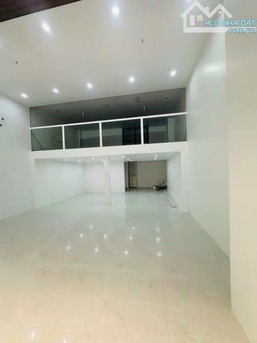 Bán căn Shop chân đế tòa Chung cư C2 Xuân Đỉnh, vỉa hè oto tránh, kinh doanh đa ngành nghề - 3
