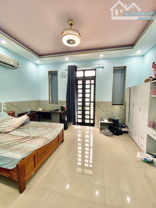 Nhà 3 tầng đường Nguyễn Văn Quá, diện tích 5,2m ❌ 13m 💰5.99Tỷ - 3