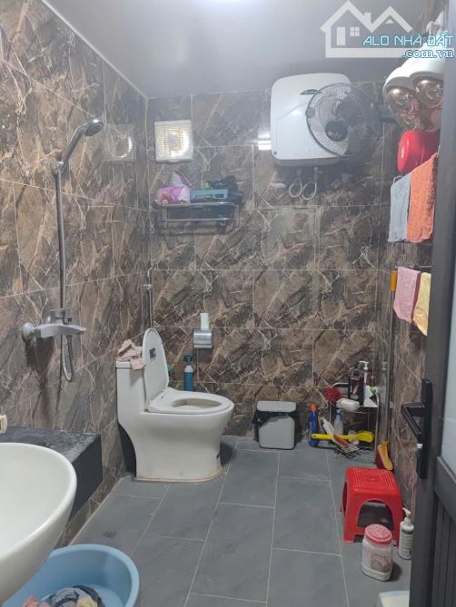 Cần Bán Gấp Căn Nhà 2 Tầng x 40m ,Ngõ Thông Ngỗ Xuân Quảng Trâu Quỳ _HIẾM - DIỆN TÍCH VỪA - 3