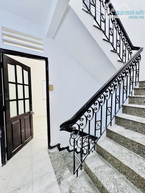 GẤP BÁN - MẶT TIỀN KINH DOANH NGAY TRUNG TÂM PHÚ NHUẬN - 61M2 4 TẦNG 5PN XE HƠI NGỦ TRONG - 3