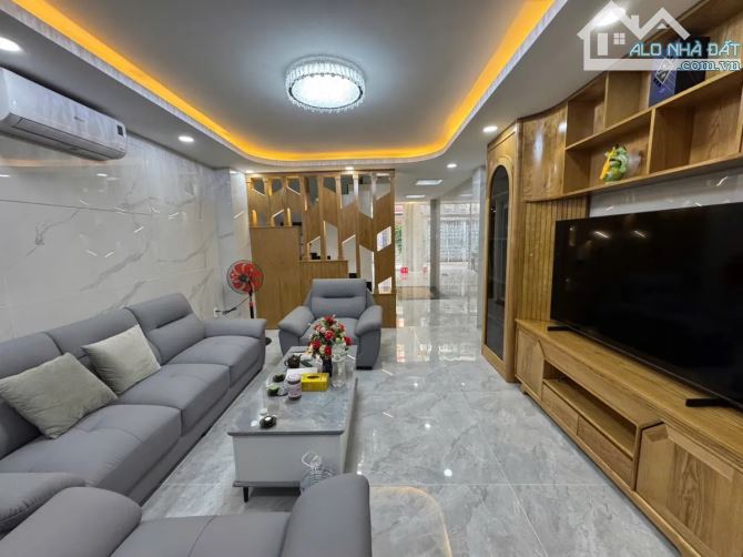 🪅 TRUNG TÂM GÒ VẤP – HXH THÔNG – GẦN MẶT TIỀN – NHÀ MỚI 5 TẦNG FULL NỘI THẤT –  GIÁ 9.95 - 3