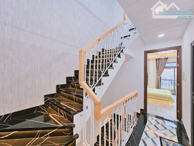 NHÀ MỚI XÂY CÒN THƠM MÙI SƠN SIÊU ĐẸP - 3