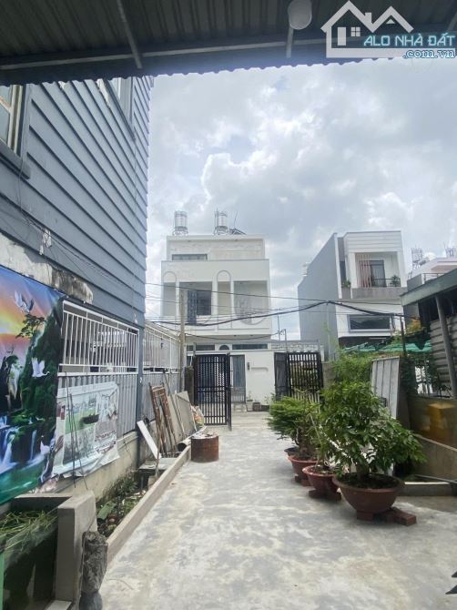 BÁN NHÀ XƯỞNG 246M2 - 2 TẦNG - BÀ ĐIỂM  HÓC MÔN - 7.83 TỶ - 3
