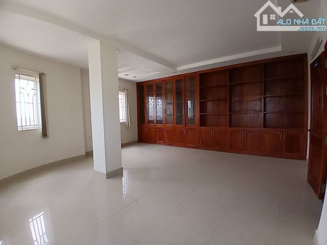 MẶT TIỀN NGUYỄN DUY TRINH - PHÚ HỮU - QUẬN 9 - TOÀN NHÀ 6 TẦNG - 190M2. - 3
