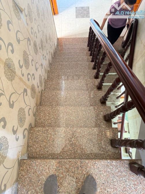 Trường Thọ - 3 tầng - Thủ Đức – D.òng t.iền sẵn- Hẻm xe hơi. - 3