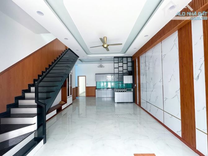 CHỦ GỬI BÁN NHÀ 1 TRỆT 1 LẦU (HOÀN CÔNG) P. THỐNG NHẤT- BIÊN HOÀ. DT: 87M2. GIÁ : 4TY050 - 3