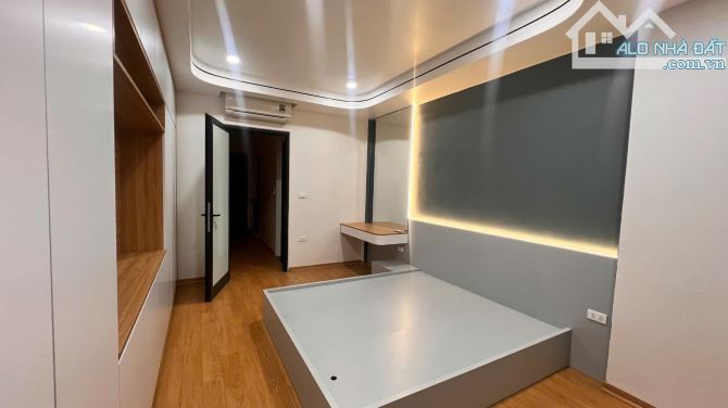 CỰC HIẾM – Hồ Tùng Mậu, 33m² x 5T – Ngõ Nông, Gần Phố – Giá Chỉ 6 Tỷ - 3
