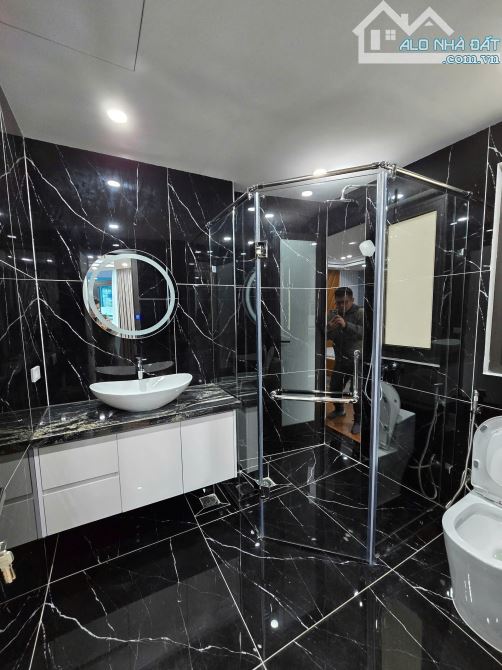 Nhà Phố Ngọc Lâm 7 tầng Thang Máy Gara xịn xò giá nào cũng bán - 3