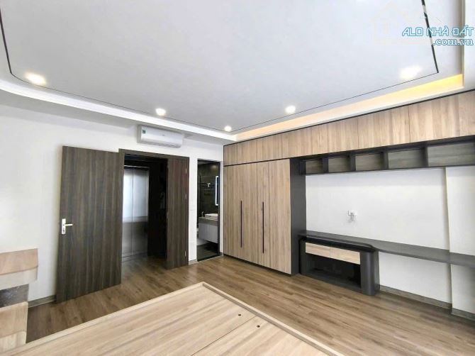 BÁN NHÀ HOA LƯ LÊ ĐẠI HÀNH GẦN VINCOM BÀ TRIỆU - 40M 5T MT 4.5M - NGÕ THÔNG NHÀ MỚI ĐẸP - 3