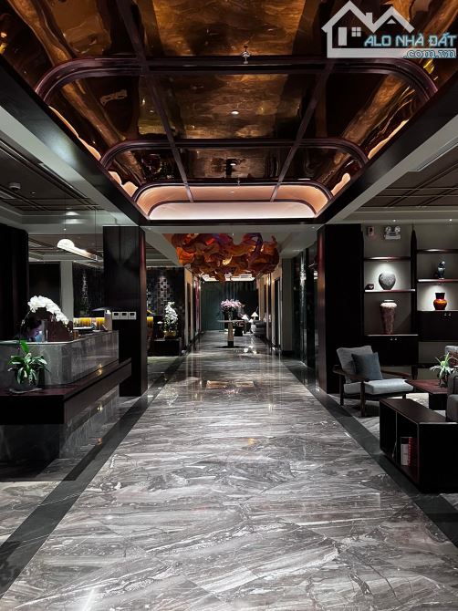 Chủ ngộp Bank giảm 100 tỷ - Khách sạn 5* Phố Cổ - 560m2 - 11 tầng - MT 25m - 1680 tỷ