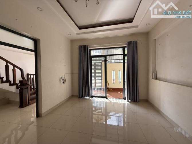 NHÀ MÊ KIÊN CỐ HẺM 53 NGÔ GIA TỰ: GIÁ 6,3 tỷ - 4