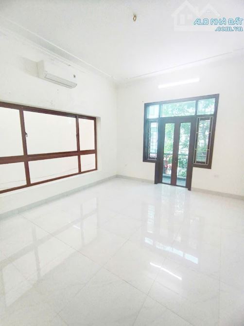 Cho thuê biệt thự Tố Hữu, Hà Đông. DT 210m2, 4 tầng thang máy. Lô góc 2 mặt thoáng - 4