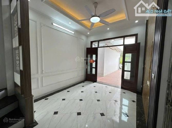 Bán nhà Nguyễn Khoái. Nhà mặt đường - Ô tô đỗ cổng. Công năng - tiện ích đủ đầy. - 4
