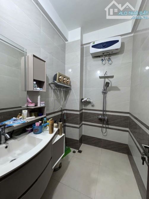 Bán nhà 63 Lê Đức Thọ - 5T x 37M - dân xây, ô tô tránh, sổ nở hậu - 8,5 tỷ - 4