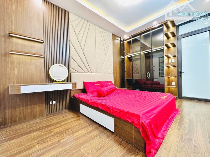 CẦU GIẤY PHÂN LÔ 2 MẶT NGÕ - KHU DÂN CƯ ĐÔNG - 41M2 X 5 TẦNG - 9,65 TỶ - 4