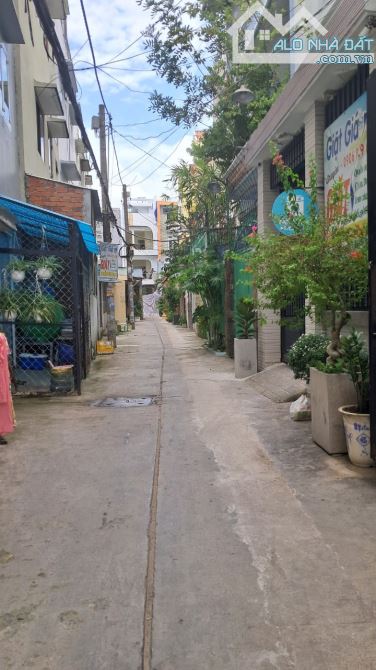 Nhà giá rẻ Bùi Minh Trực P5Q8, Dt 4x15 3tầng 3pn hẻm thông giá 6.5tỷ TL mạnh. - 4