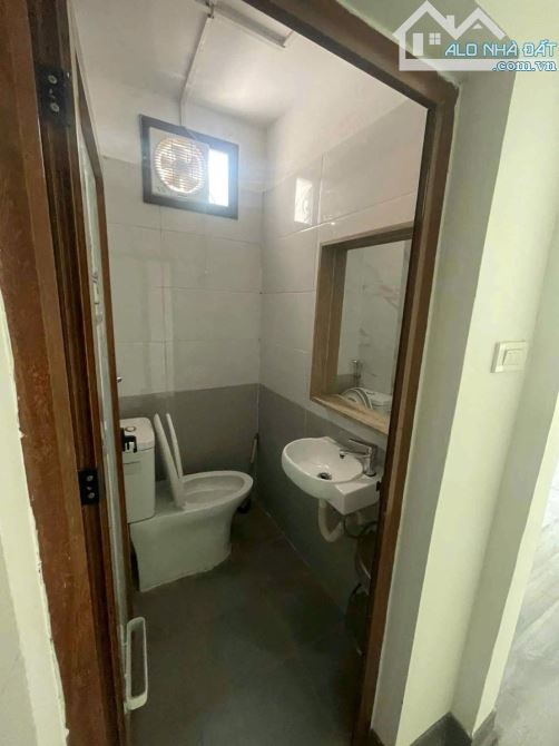 Siêu hiếm bán gấp Nhà Định Công Thượng 30m2 4 tầng gần phố chỉ 4.9 tỷ - 4