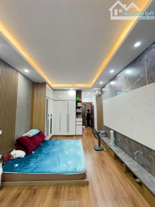 Bán nhà phân lô Quân lô Quân đội-Khu 918 Sân golf Long biên 40m2 ; 6 tầng thang máy - 4