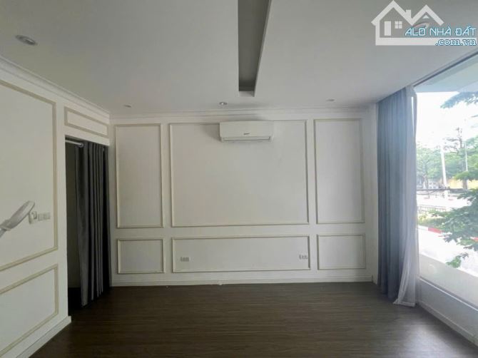 BÁN NHÀ MẶT PHỐ NGUYỄN CHÍ THANH – VỊ TRÍ ĐẮC ĐỊA – KINH DOANH SẦM UẤT – VỈA HÈ RỘNG. - 4