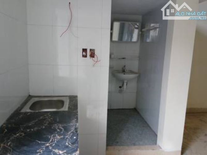 Phòng trọ khép kín, có gác xép cao rộng khu Bùi Xương Trạch, Thanh Xuân - 4