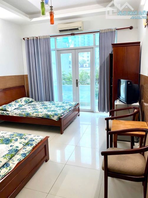 Phường Phú Mỹ, Q7 - mặt tiền 12m - (4m ❌ 18m), 4 tầng. Dòng tiền 100tr/th - GIÁ 12.5 tỷ TL - 4