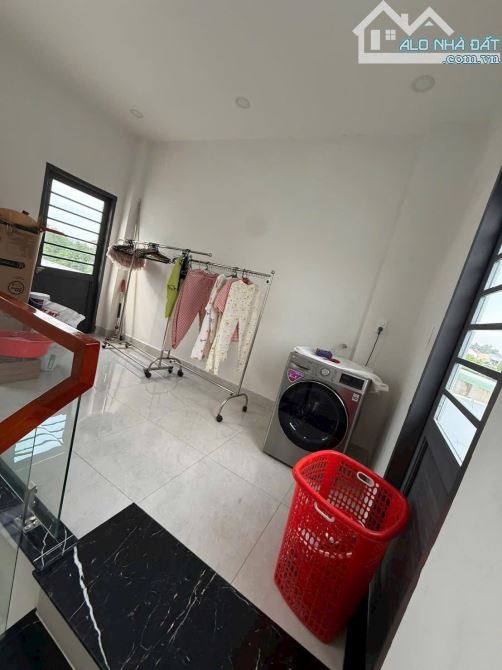 Bán Nhà 1 Trệt 2 Lầu ngay Giáo Xứ Thuận Hoà P. Tân Phong - Cách đường Nguyễn Ái Quốc 300M - 4