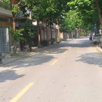 BÁN NHÀ ĐẸP Ở NGAY ĐƯỜNG 4M  HOÀNG QUỐC VIỆT THANG MÁY GẦN HỒ 48M 7 TẦNG NHỈNH 12 - 4